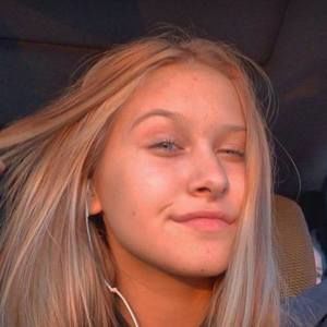 Meet your Posher, Kaylie